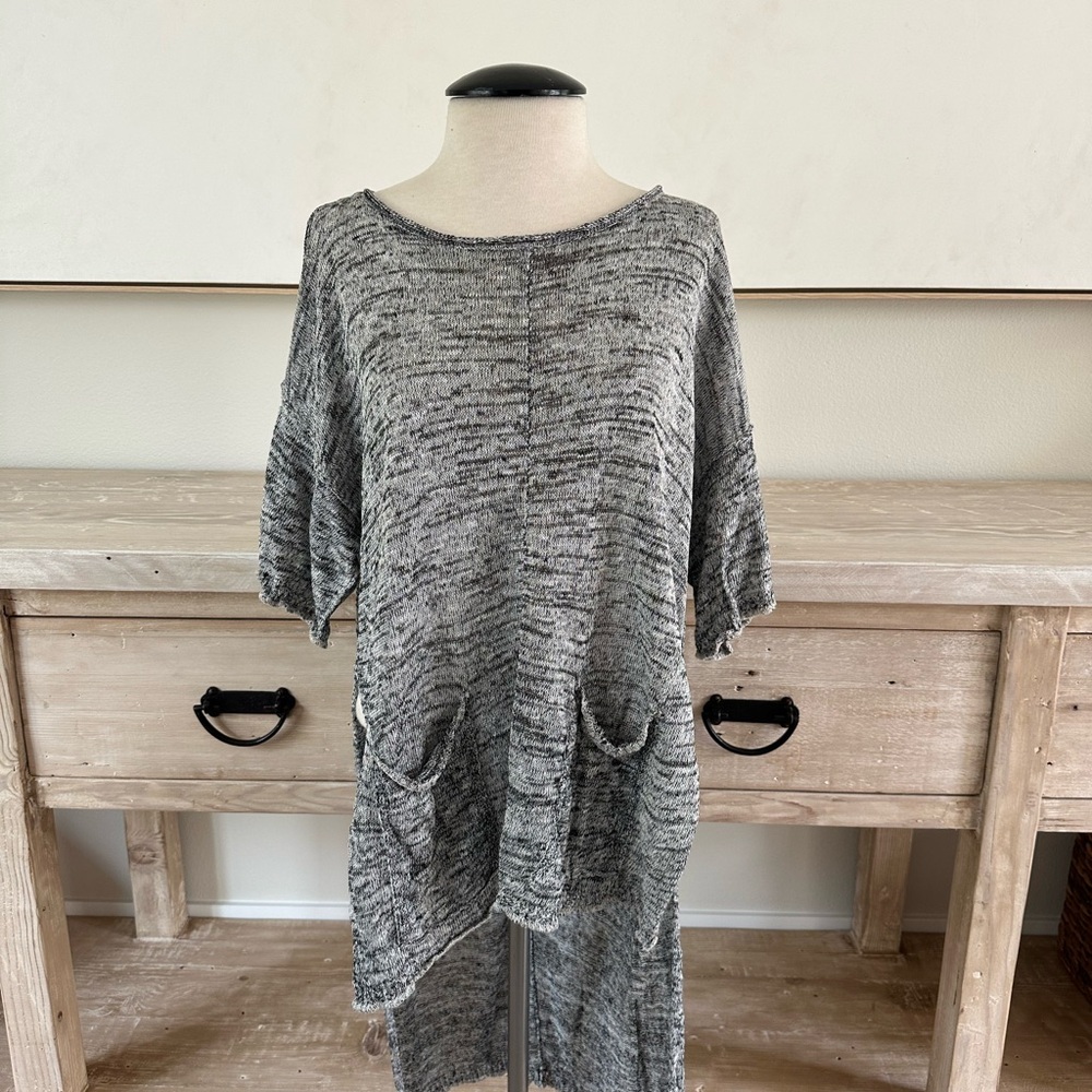 Free People High/Low sweater top with Pockets